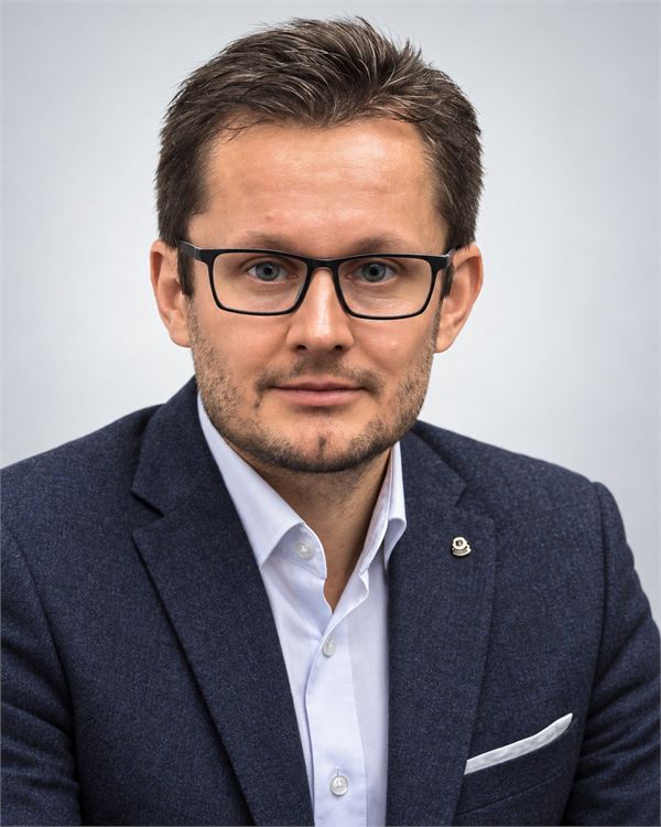 gregor-karlovsek-econlab-portrait-web
